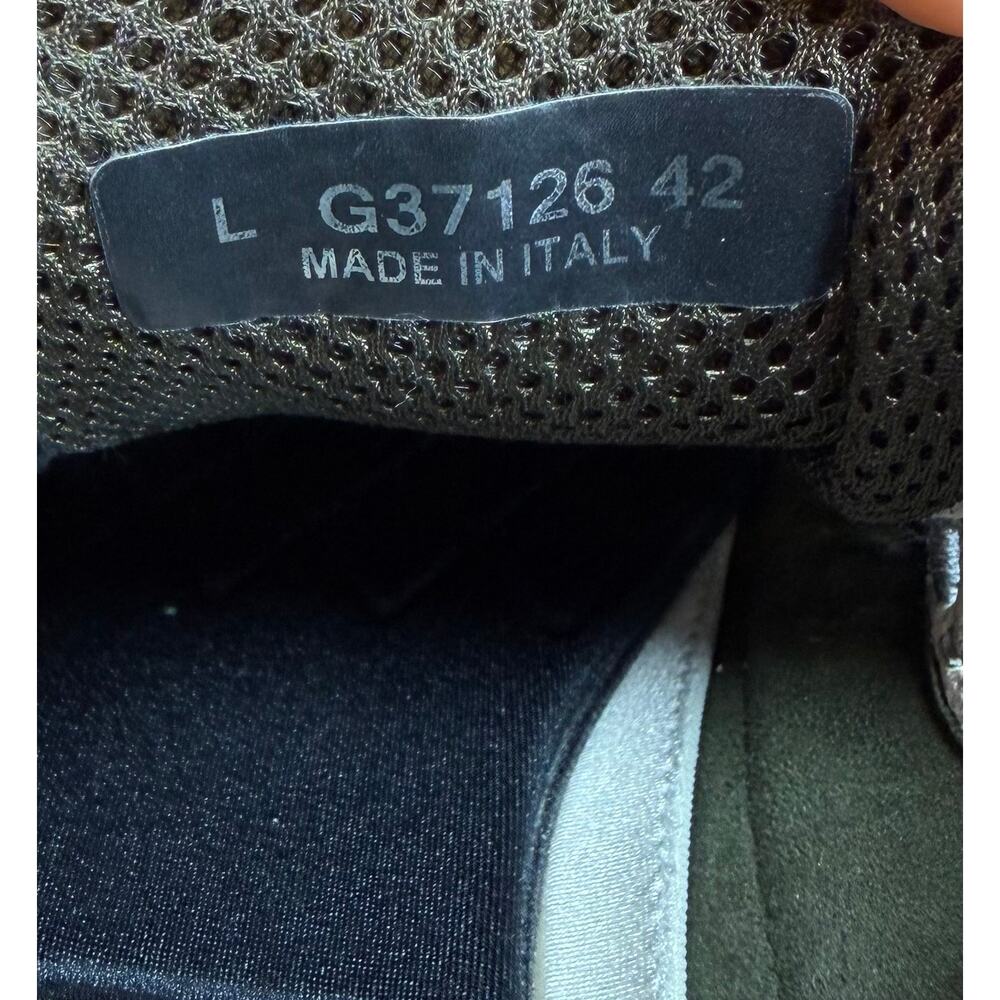 Size 42EU/9US - Chanel Interlocking CC Sneakers - Picture 9 of 9